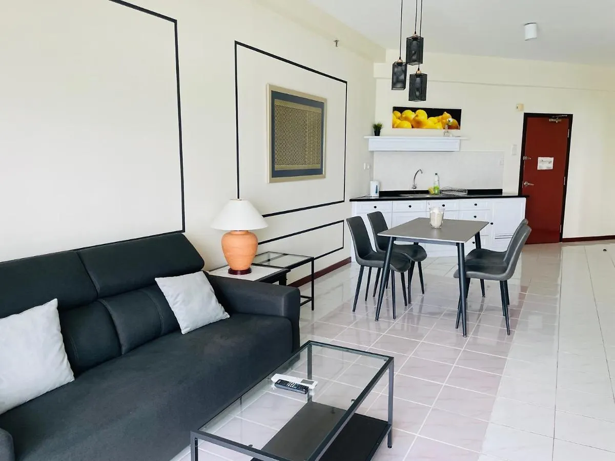 Hotel apartamentowy Seaview Suite At Rainbow Paradise Tanjung Bungah