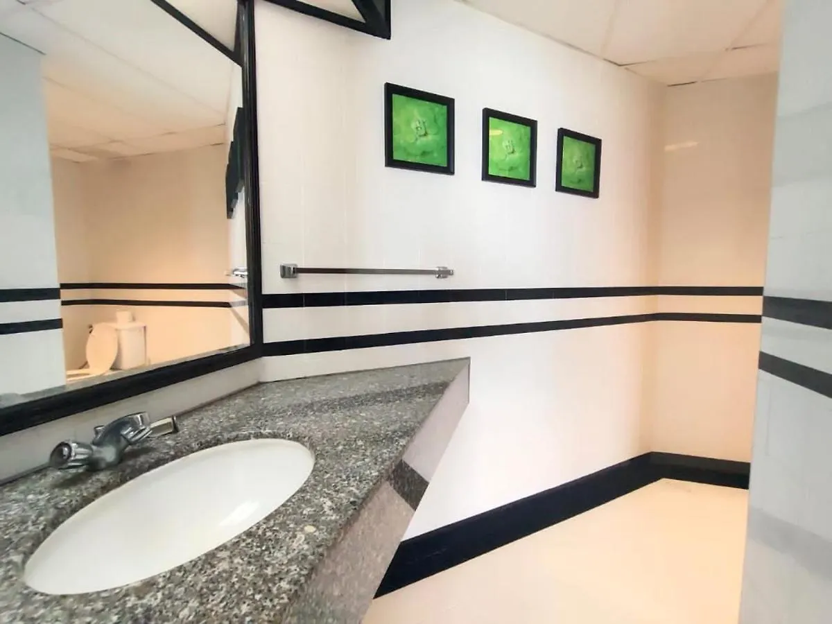 Seaview Suite At Rainbow Paradise 탄중붕가 말레이시아